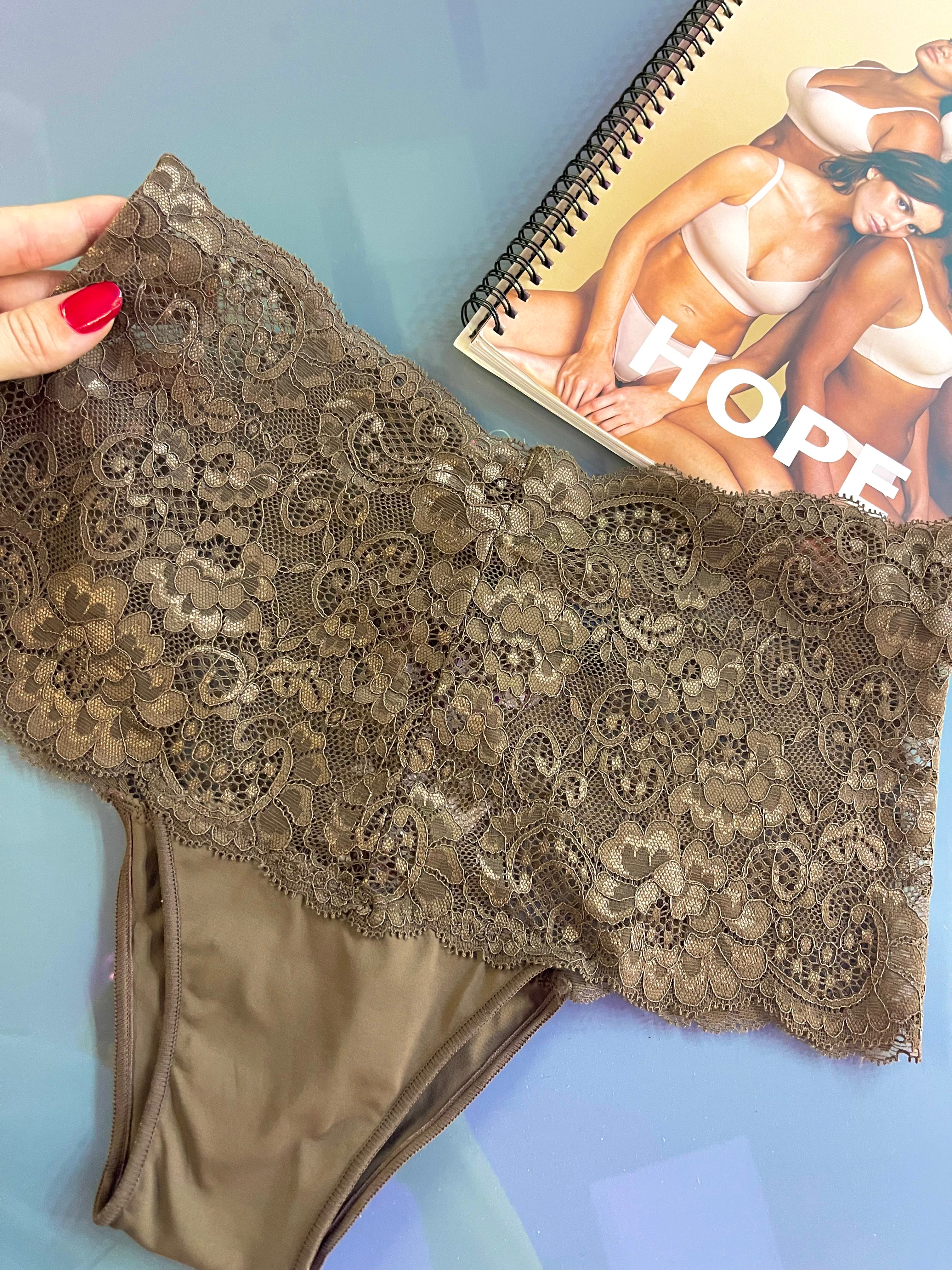 Calcinha Cintura Alta Em Renda Hope - LE3822